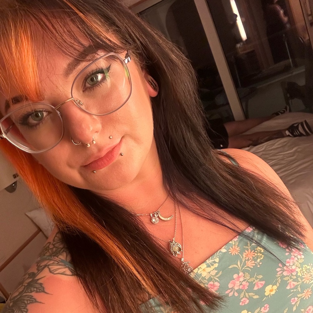 Meet your Posher, Alexis